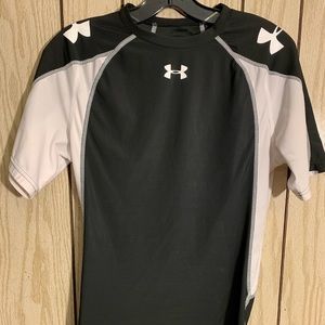 𝐔𝐧𝐝𝐞𝐫 𝐀𝐫𝐦𝐨𝐫 𝐀𝐭𝐡𝐥𝐞𝐭𝐢𝐜 𝐓𝐞𝐞